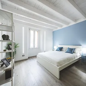  Apartment Blue Lake Italien